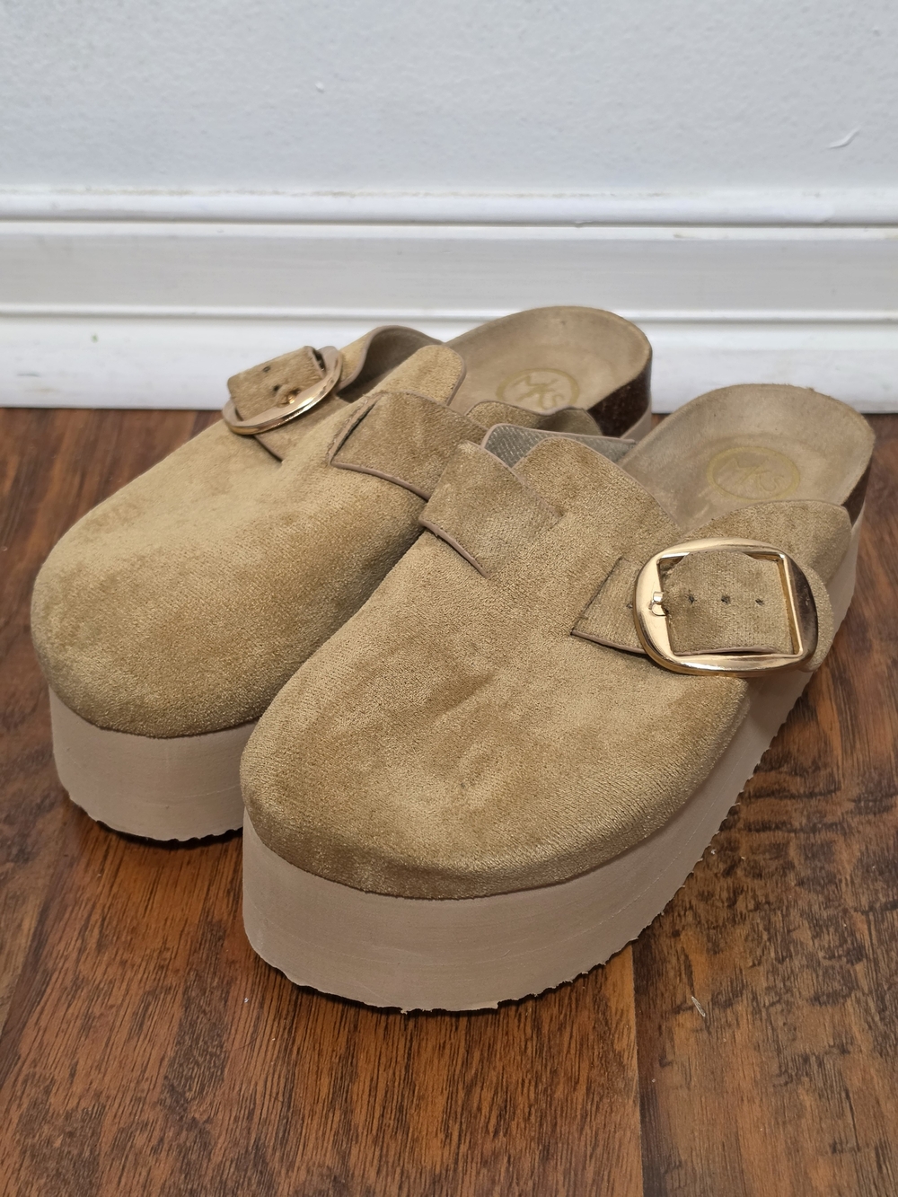 Boutique MKS Platform Slip On Mules Tan Faux Suede Size 8